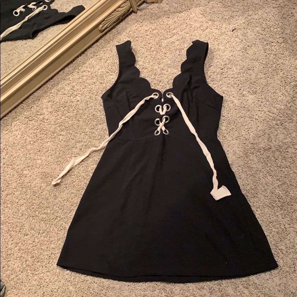 Boutique vneck dress with scalloped straps!